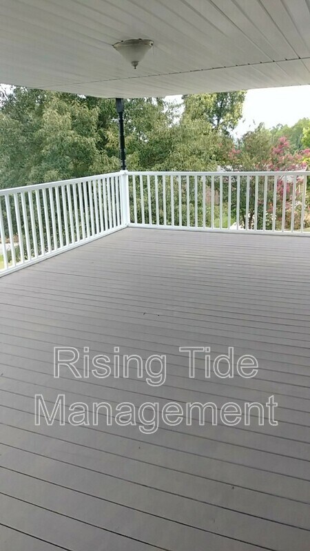 Building Photo - 1006 N Mountain Dr