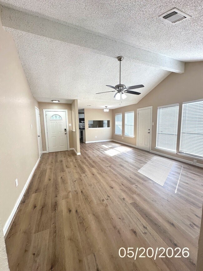 Building Photo - 17712 Northhagen Dr