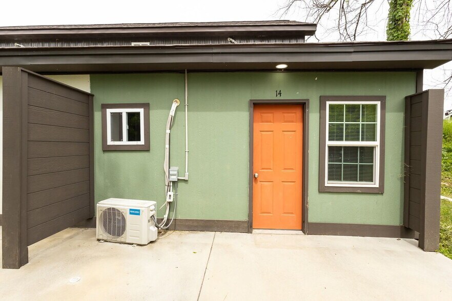 Building Photo - 5640 US-41