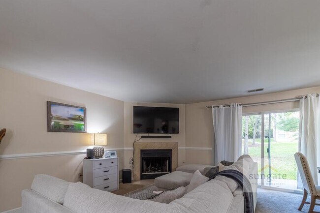 Building Photo - 208 Spring Maiden Ct