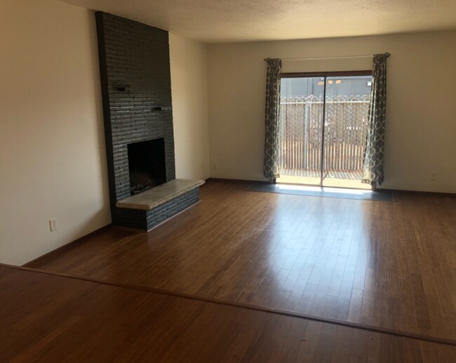 Building Photo - 407 SE 88th Ave