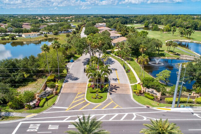 Building Photo - 2056 Crestview Way