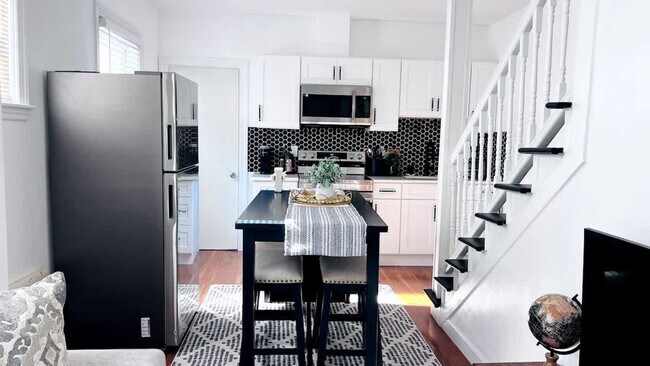 Building Photo - 21 Bullocks Point Ave