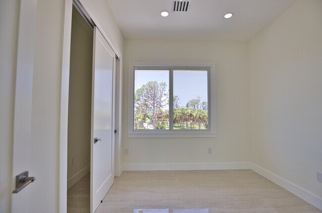 Building Photo - 13064 Via Flavia