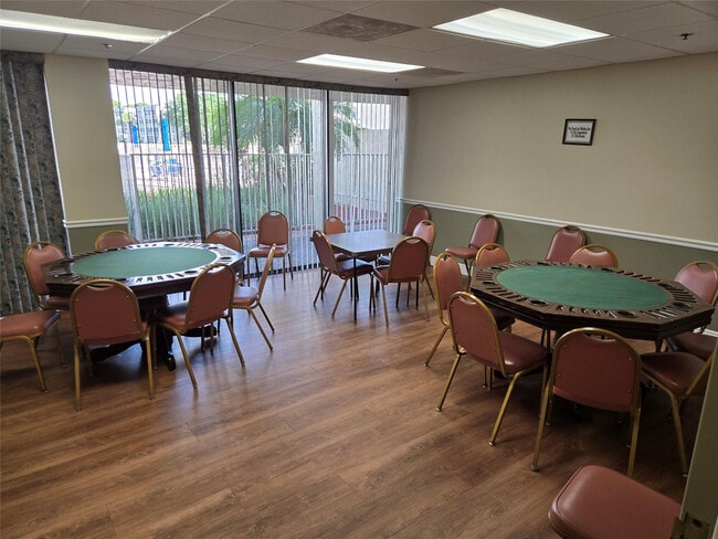 Building Photo - 9531 Seagrape Dr