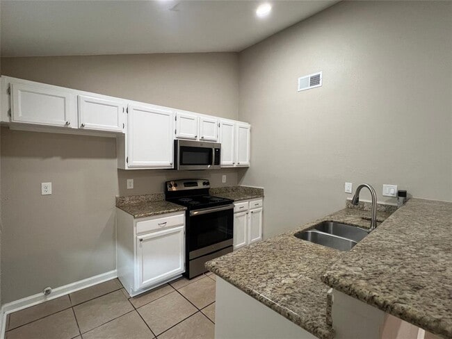 Building Photo - 12603 Hickory Bend Dr