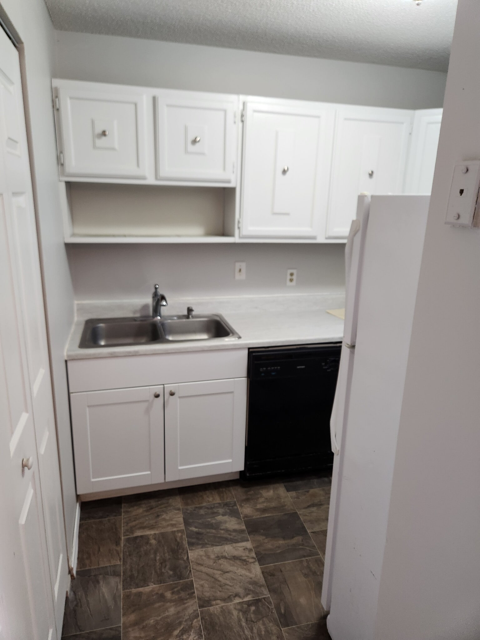 Building Photo - 129 B St