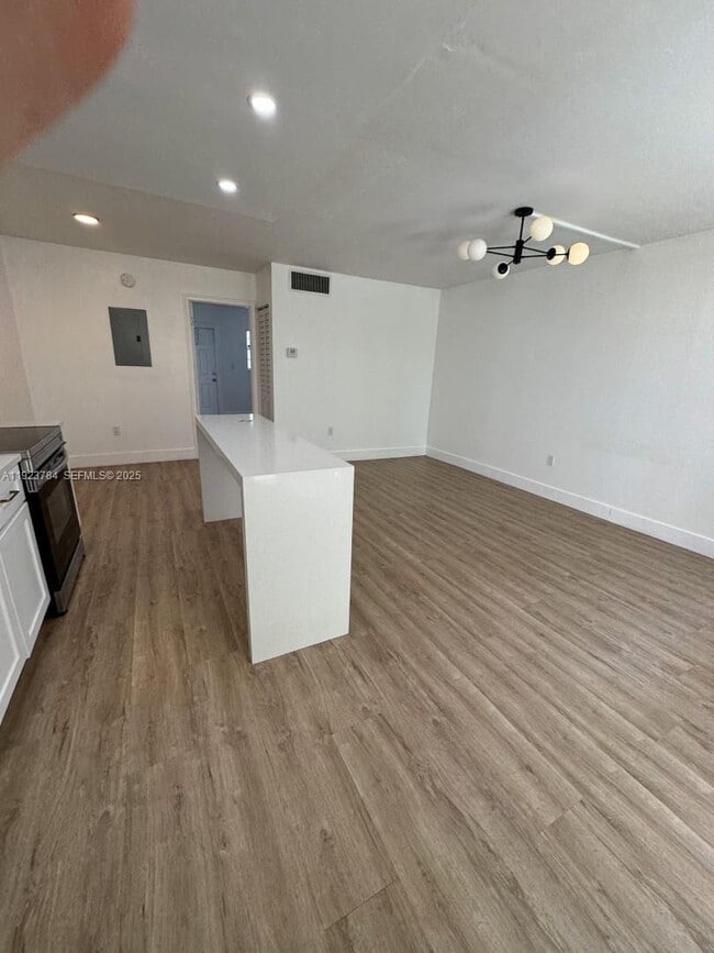 Building Photo - 1720 Cleveland St