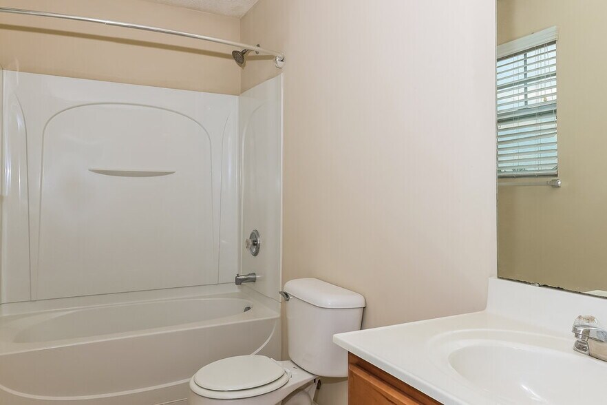 Building Photo - 51 Valleyfield Dr