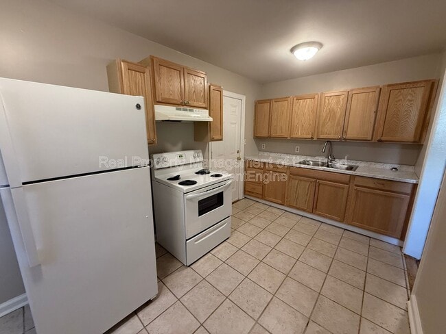 Building Photo - 803 Devon Dr