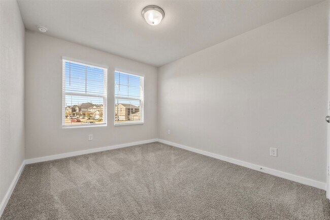 Building Photo - 38746 Yellowstone Dr