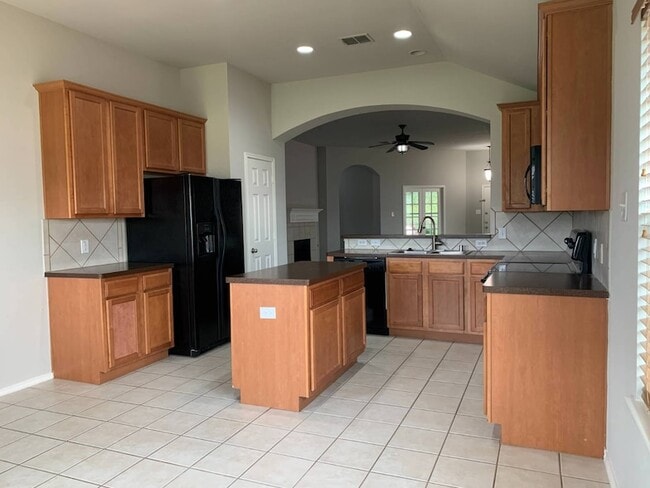 Building Photo - 15428 Adlong Dr