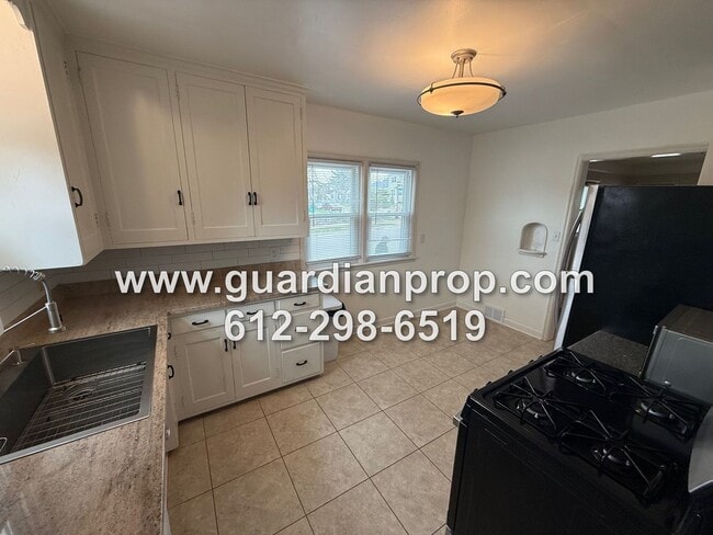 Building Photo - Highland Park House Available Now On Corner Lot, HW Floors, Updated Bath, Fenced Yard, 2 Car Garage