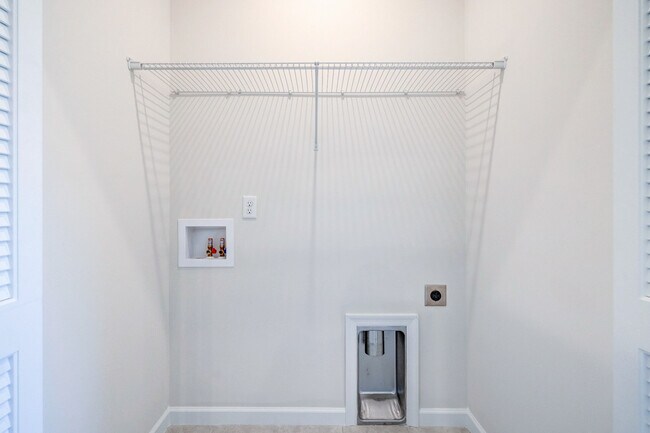 Building Photo - 4316 Summercrest Blvd