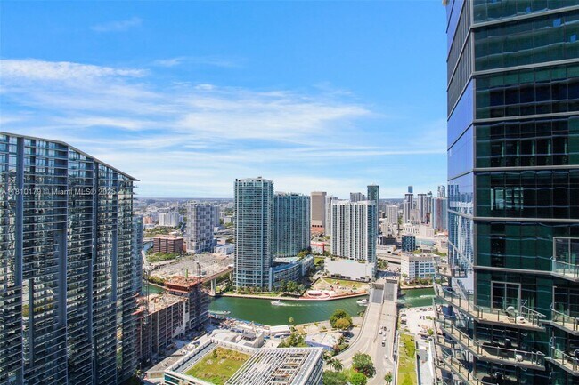 Building Photo - 801 S Miami Ave