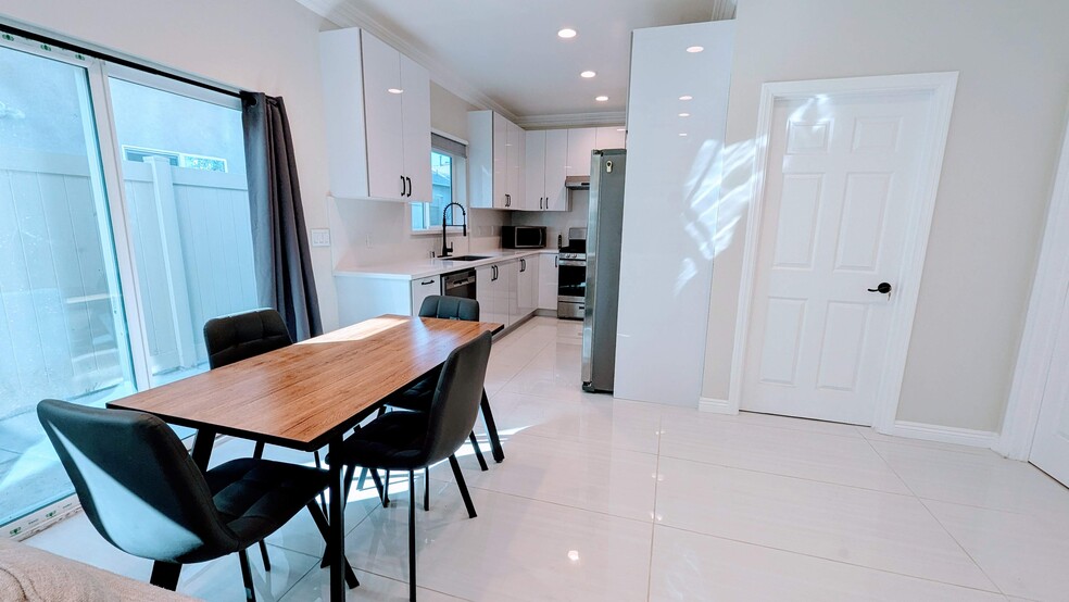 Building Photo - 342 Pasadena Ave