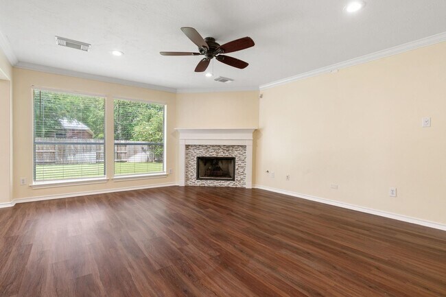 Building Photo - 27 N Queenscliff Cir