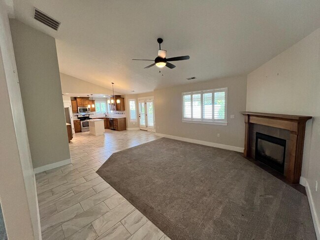Building Photo - 564 Spring Meadow Ln