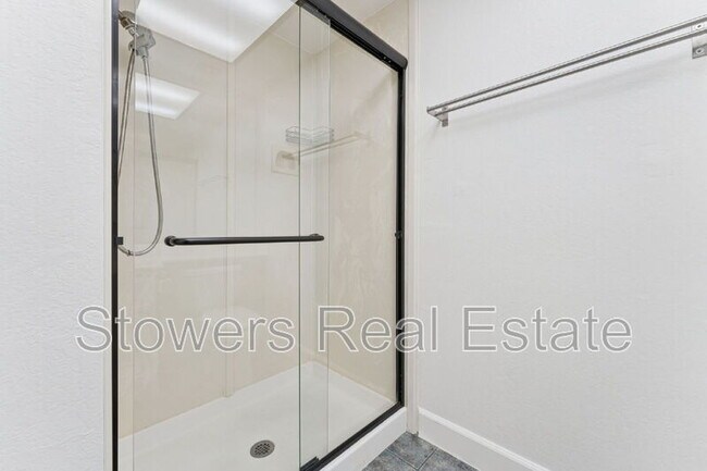 Building Photo - 2406 Talavera Dr