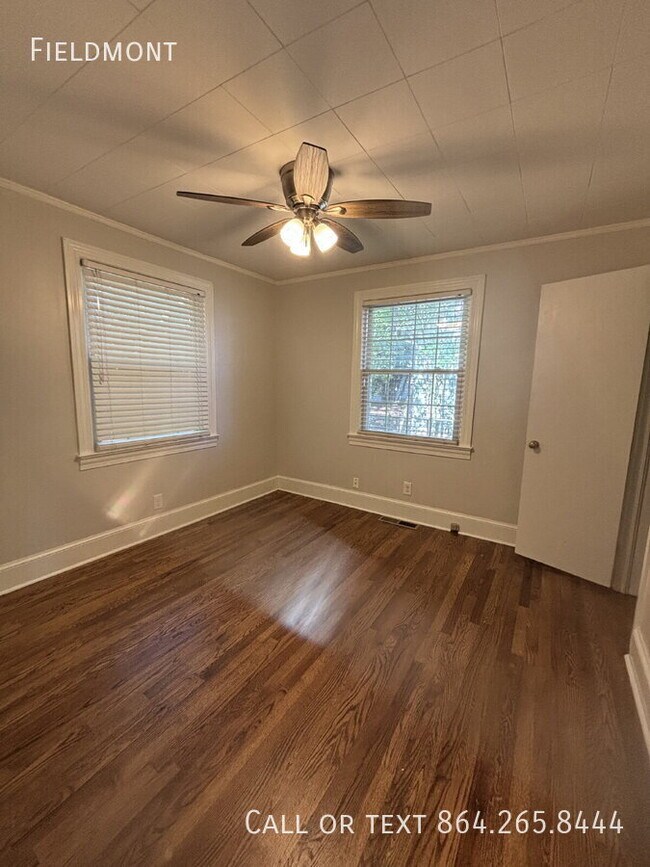 Building Photo - 104 Crescent Ridge Dr