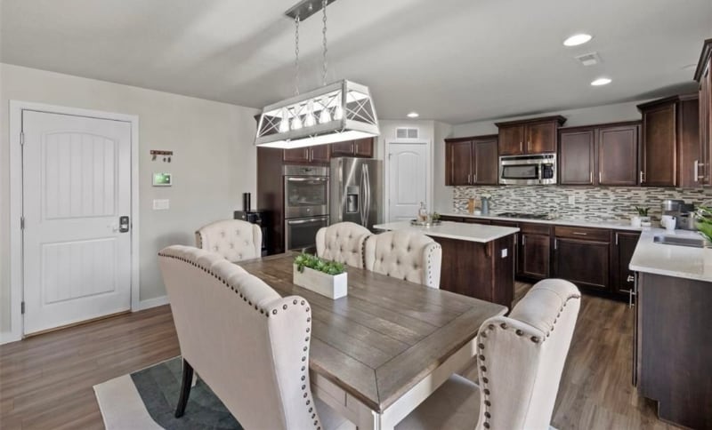 Building Photo - 4032 Silver Star Grove