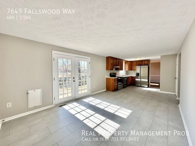 Building Photo - 7649 Fallswood Way