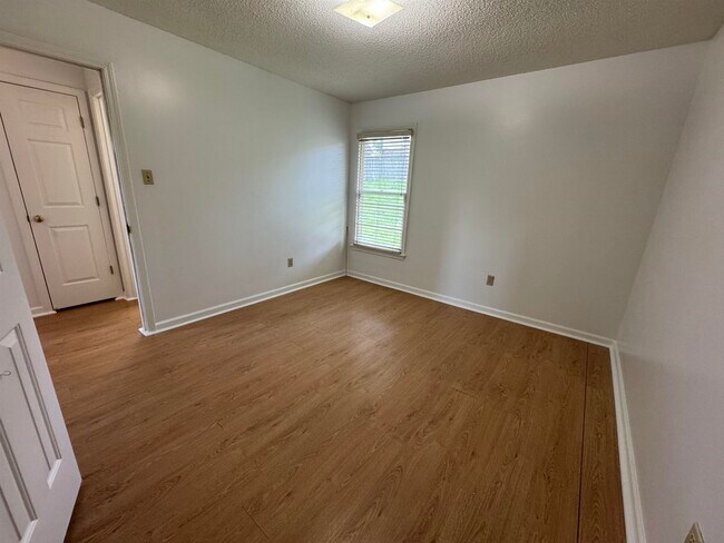 Building Photo - 783 N Ericson Rd