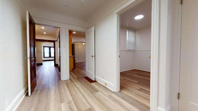 Building Photo - Spacious Single Family Home in Outer Mission 3BD/2BR WITH PARKING