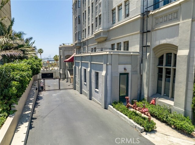 Building Photo - 800 E Ocean Blvd