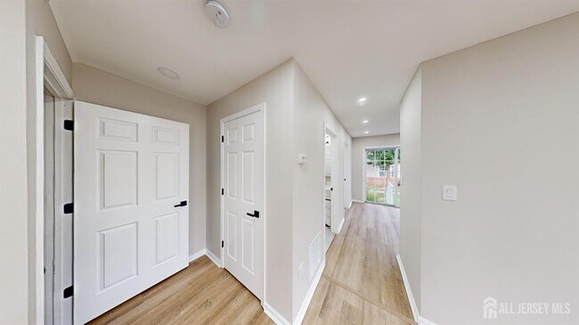 Building Photo - 2405 Timber Ridge Ct