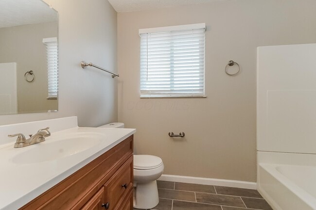 Building Photo - 6560 Benjamin Dr