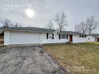 Building Photo - Recently rehabbed 3 bed/1.5 bath ranch in ...