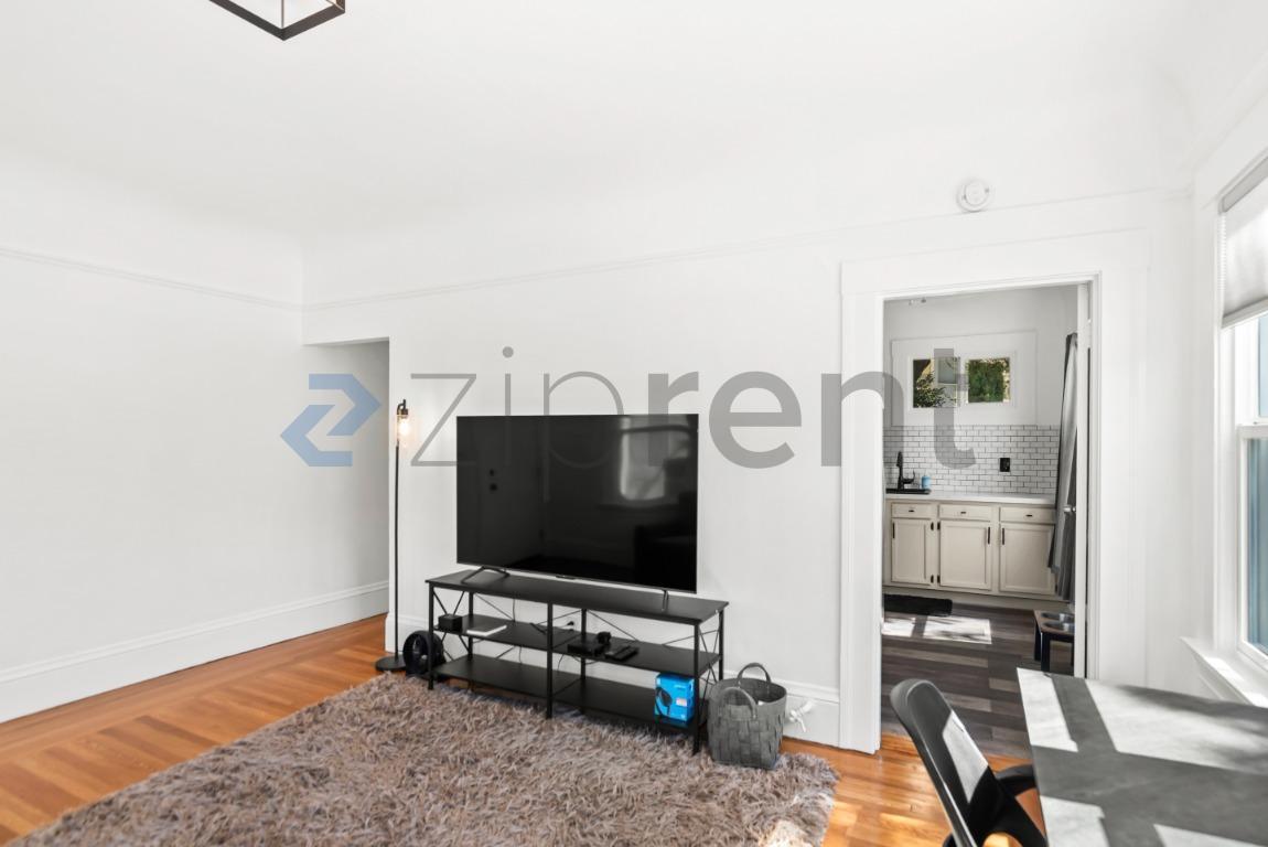 Building Photo - Unit 377
