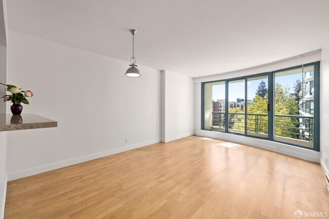 Building Photo - 300 3rd St