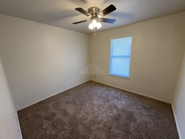 Building Photo - 913 McDaniel Cir