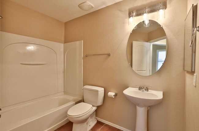 Building Photo - Beautiful Gilbert 3 bed/3 bath Home in The...