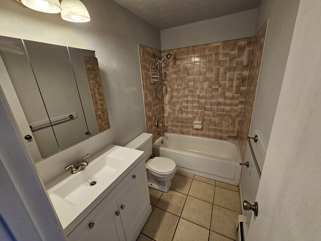 Upstairs Bathroom - 547 Pearce Ave