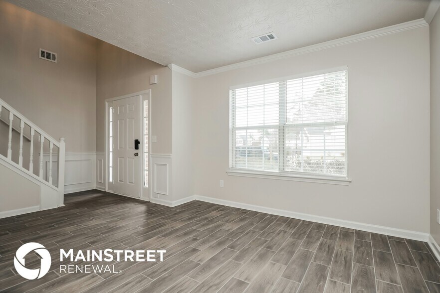 Building Photo - 6384 E Meyer Dr