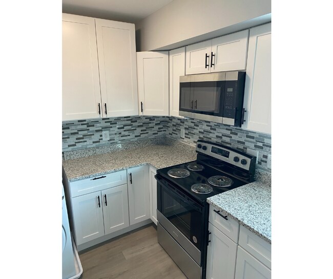 Building Photo - 2933 Presstman St