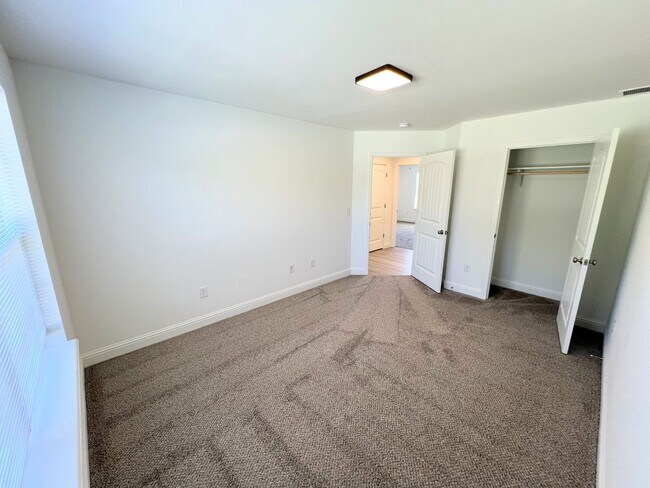 Building Photo - 163 Zeigenbein Rd