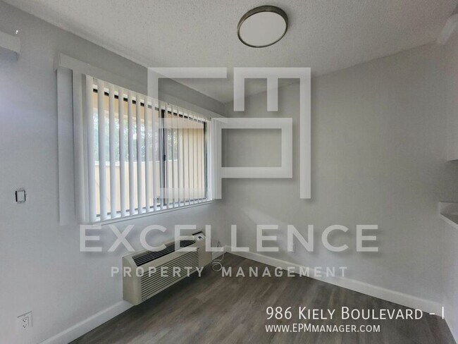 Building Photo - 986 Kiely Blvd