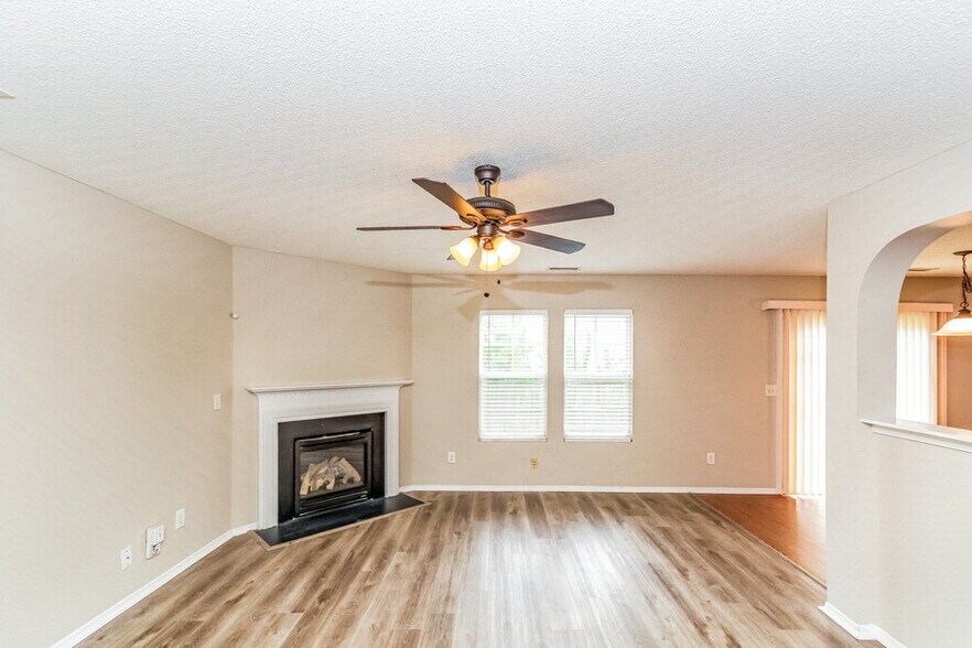 Building Photo - 3120 Varcroft Rd