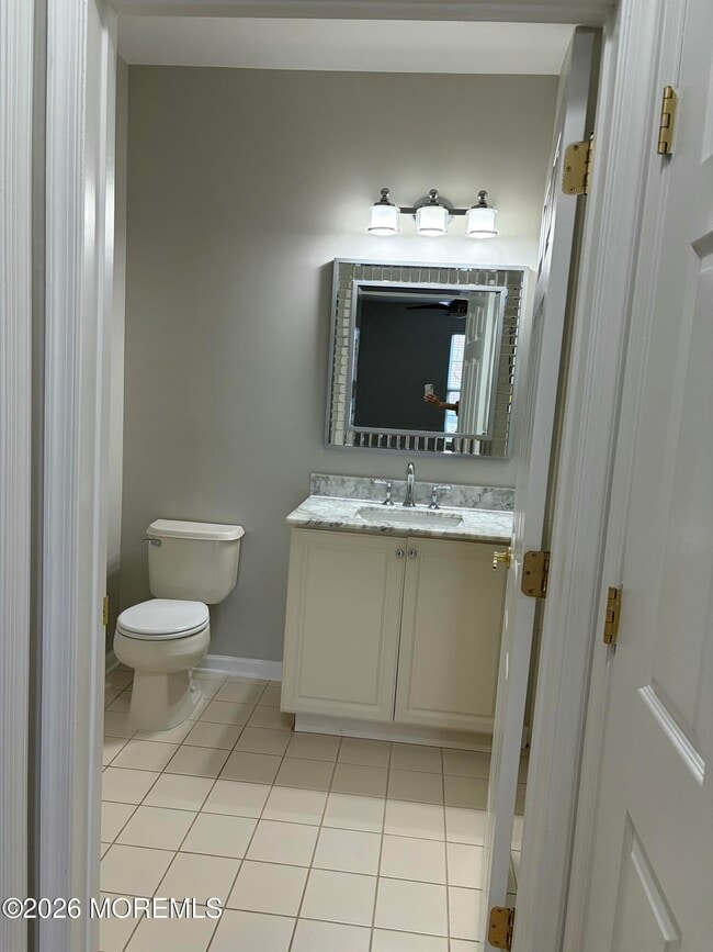 Building Photo - 610 Sophee Ln