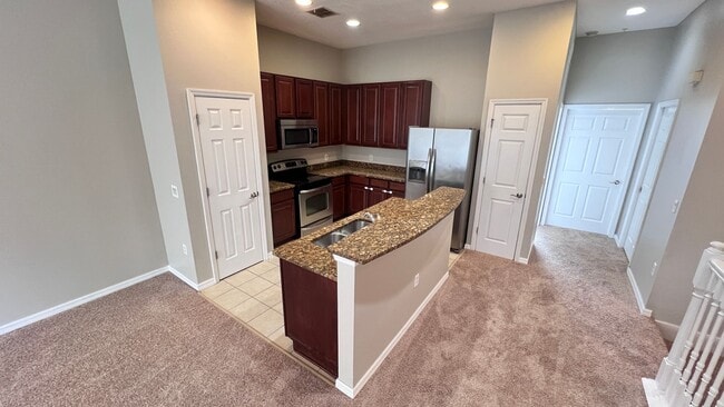 Building Photo - Beautiful 3/2 Townhouse Available !!