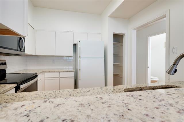 Building Photo - 6303 Richmond Ave