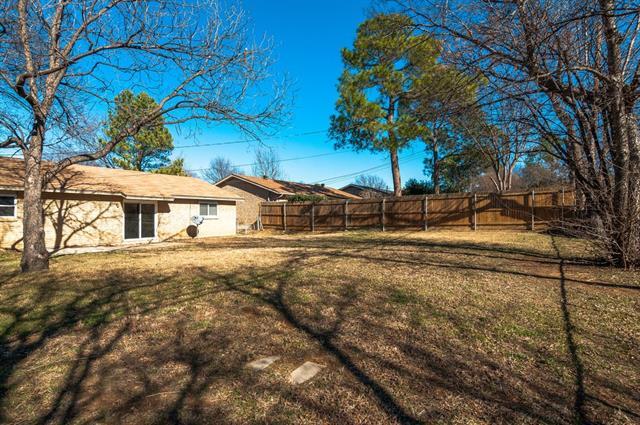Building Photo - 611 Johns Dr