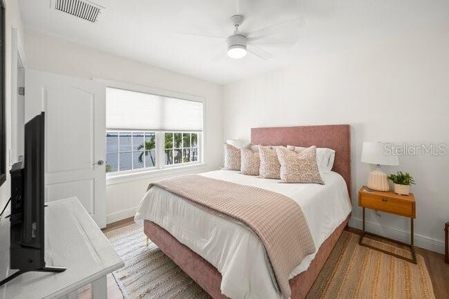 Building Photo - 527 56th St