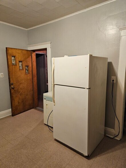 Primary Photo - 34 Elmwood Pl