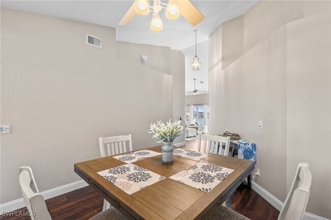 Building Photo - 541 Windsor Sq