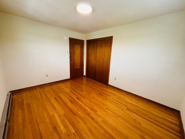 Building Photo - 575 Quesenberry St